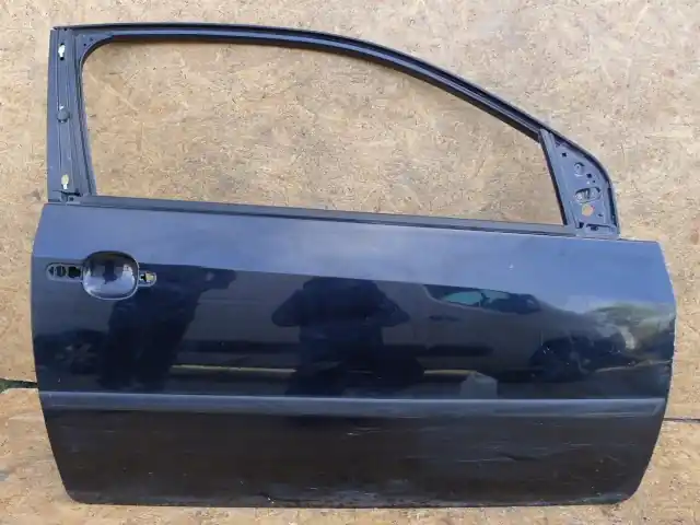 FIESTA MK6 VI 02-08 FORD DRZWI PRAWE 3d Dostępne od ręki