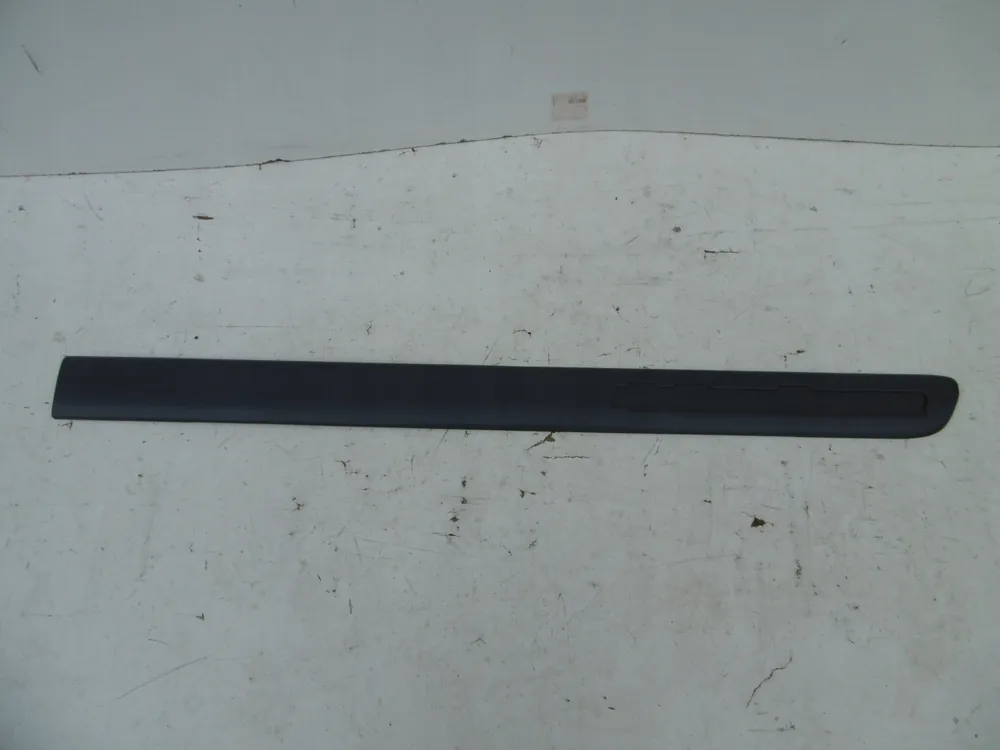 Hit cenowy LISTWA DRZWI PRAWA PRZÓD CHEVROLET TRAILBLAZER EXT