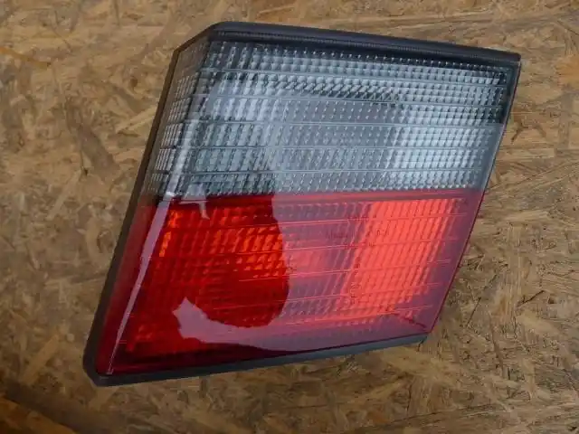PRIMERA P11 NISSAN SEDAN LAMPA TYLNA TYŁ W KLAPE Super okazja