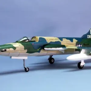 F-105 Thunderchief 15-1/2" [502] - Samolot DUMAS Dostępne od ręki