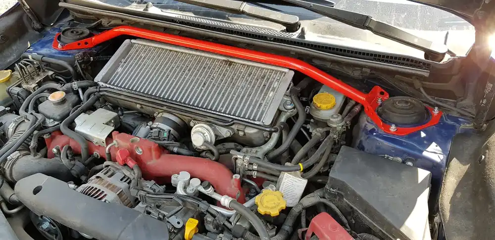 Kup online Rozpórka Subaru Impreza IV 2015+ Czerwona