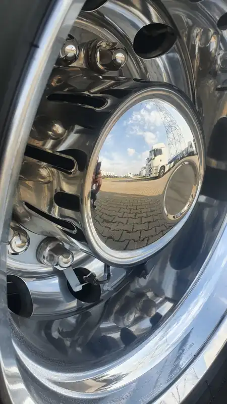 Wyjątkowa oferta Osłona piasty na felgę 22,5"x9", stal nierdzewna, mocowana pierścieniem na śruby, PCD 335mm