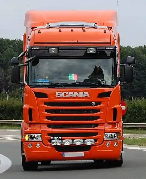 Szybka dostawa Osłona przeciwsłoneczna SCANIA 4/R -06/2013, kabina Normal/Highline, na 2 obrysy i 2 reflektory, głęboka