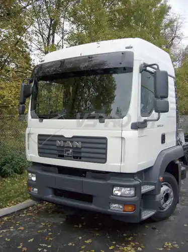 Rabat Osłona przeciwsłoneczna MAN TGM/TGS/TGL, kabina LX/TM; TGA, kabina LX, z zestawem montażowym