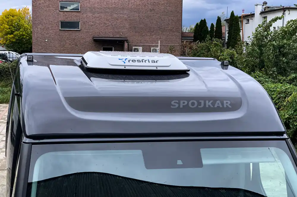 Hit cenowy Klimatyzator RESFRIAR SIX S6 12V z panelem wewnętrznym