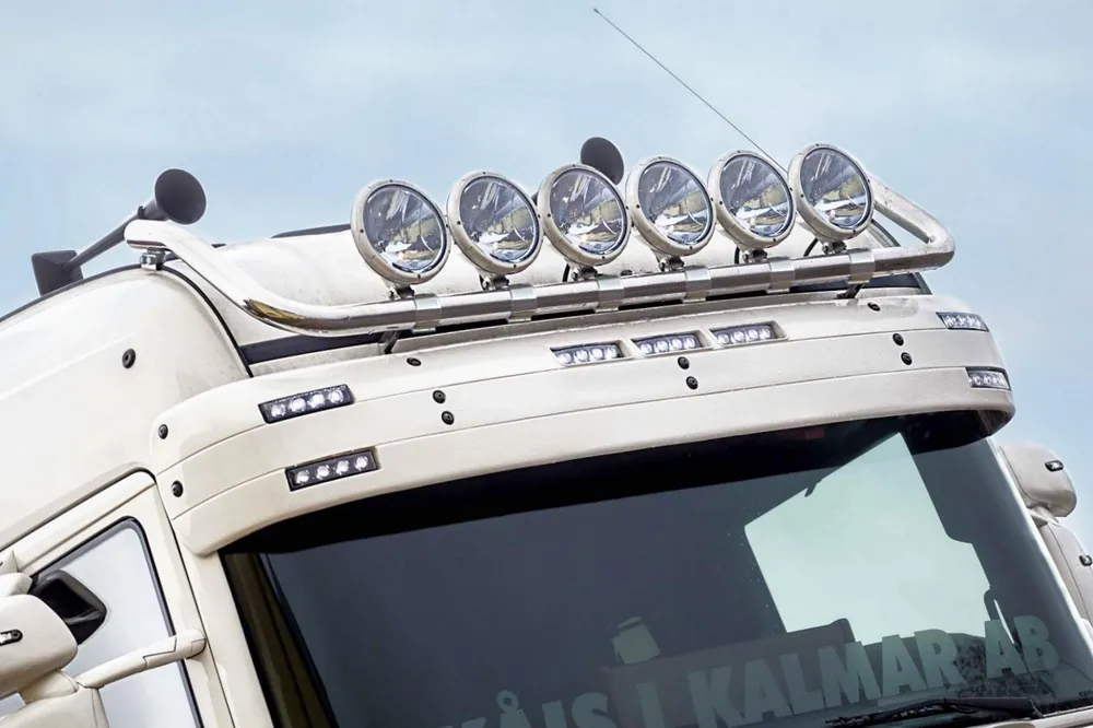 Ostatnie sztuki Rama dachowa Scania Highline z zaciskami 888520 na 6 odbiorników i wiązką