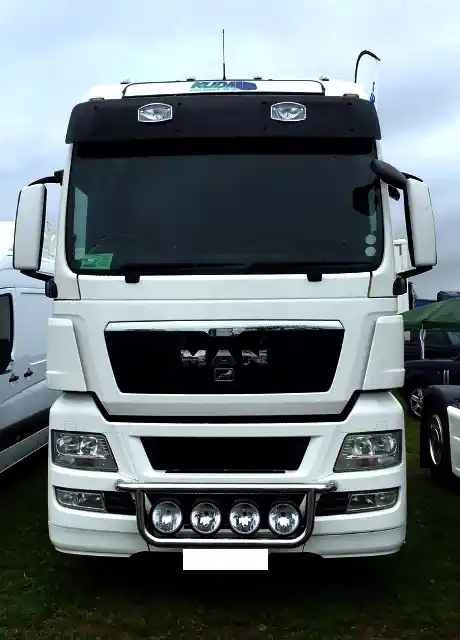 Osłona przeciwsłoneczna MAN TGX/TGA, kabina XXL, na 2 reflektory, z zestawem upgrade kit Oferta