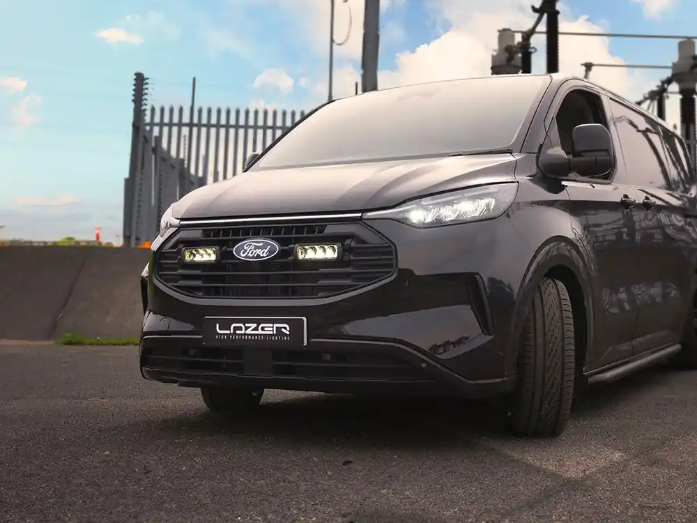 Zestaw dwóch lamp Lazer Triple-R 750 Standard LED w grill FORD Transit Custom 2024- Ograniczona ilość
