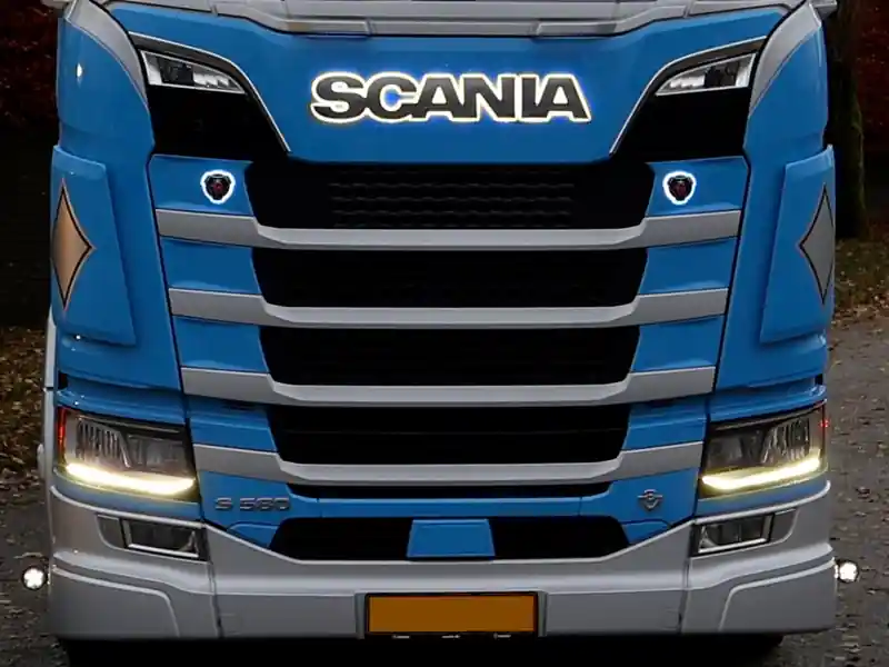 Nie przegap Zestaw modułów LED (kolor biały ciepły) świateł DRL do reflektorów SCANIA R/S 2016-